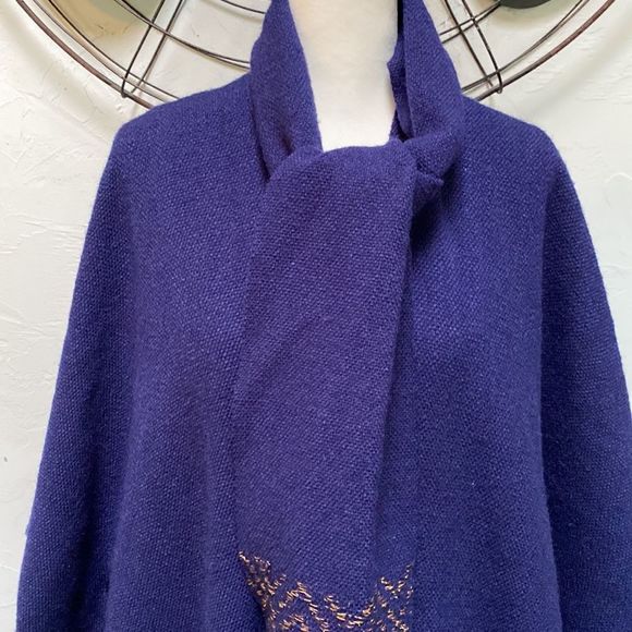 Crossnore School Navy Cape with Gold Accents - Picture 2 of 11